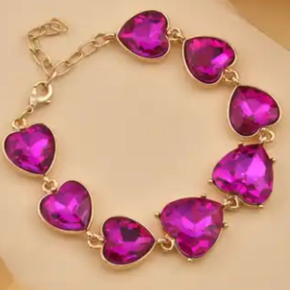 Fuchsia Color Glass Heart Bracelet in Goldtone